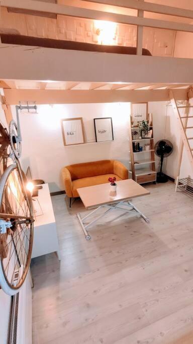 Apartment Centre Comedie Gare *